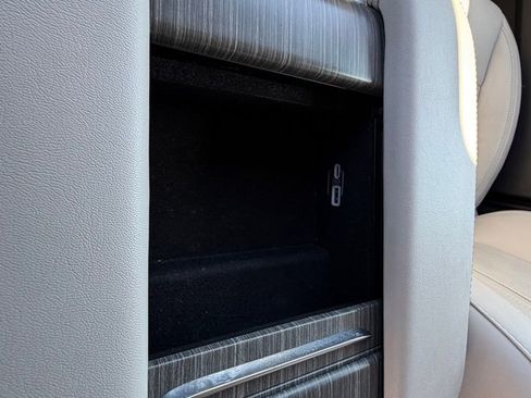 Certified 2024 Jeep Wagoneer Series II image 27