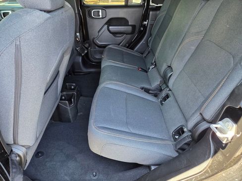 Used 2024 Jeep Gladiator Sport AWD/4WD image 10