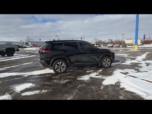 Used 2023 Nissan Rogue SV image 30