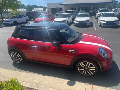 Used 2020 MINI Cooper 2-Door Hardtop w/ Driver Assistance Package FWD image 3