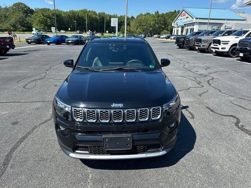 Used 2026 Jeep Compass Limited AWD/4WD image 18
