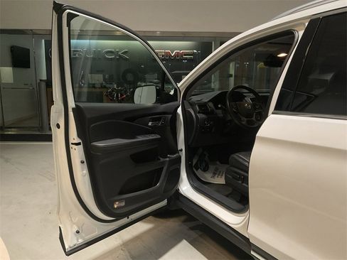Used 2022 Honda Pilot Touring image 19