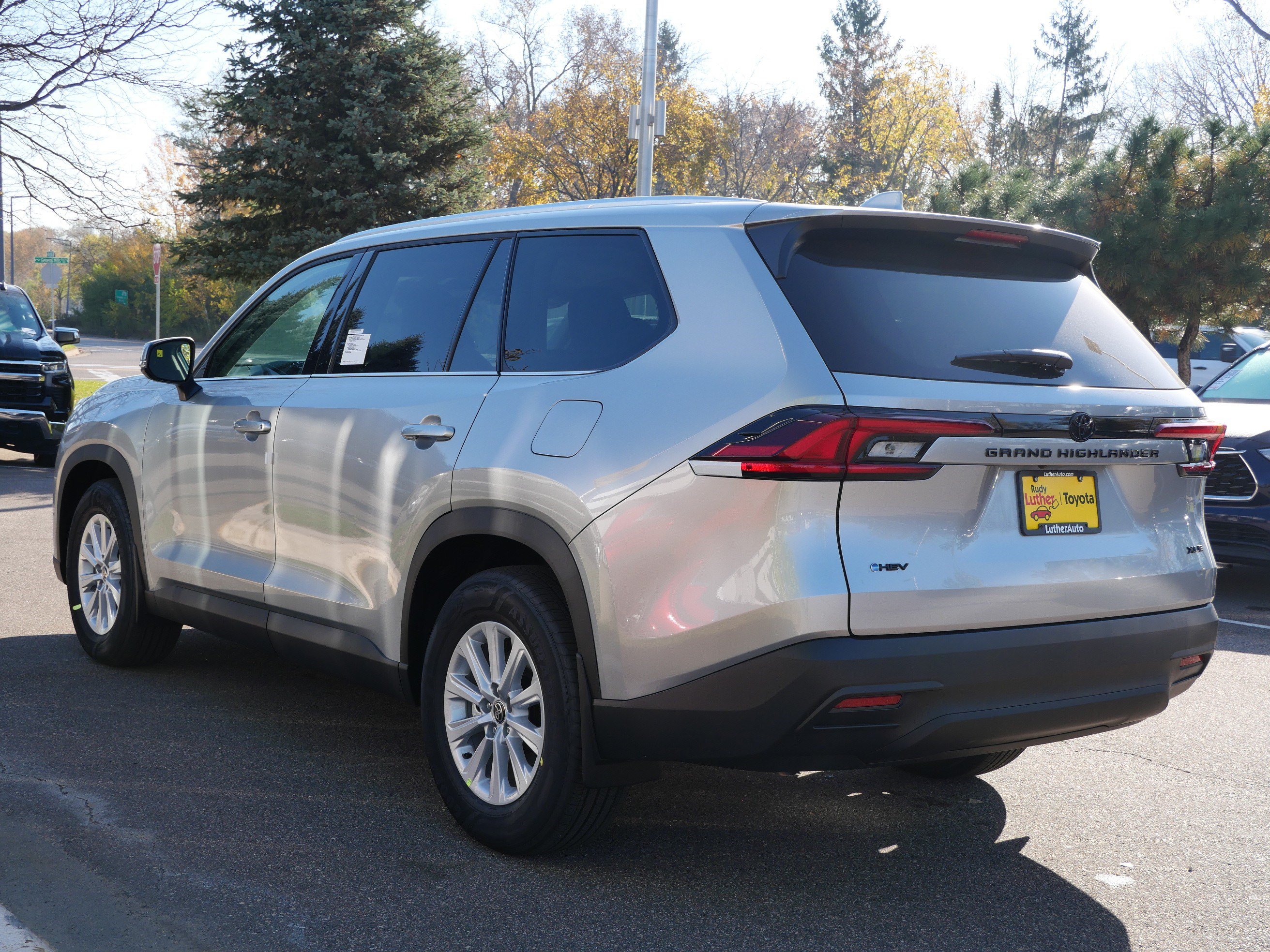 New 2026 Toyota Grand Highlander XLE FWD image 3