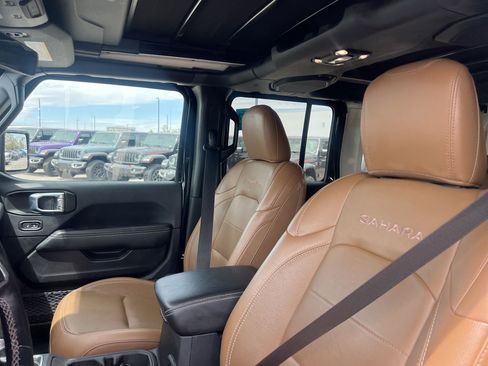 Used 2022 Jeep Wrangler Unlimited Sahara w/ Cold Weather Group AWD/4WD image 27