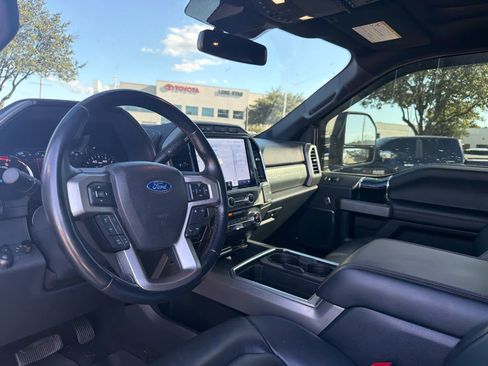 Used 2022 Ford F250 Platinum w/ Tremor Off-Road Package AWD/4WD image 5