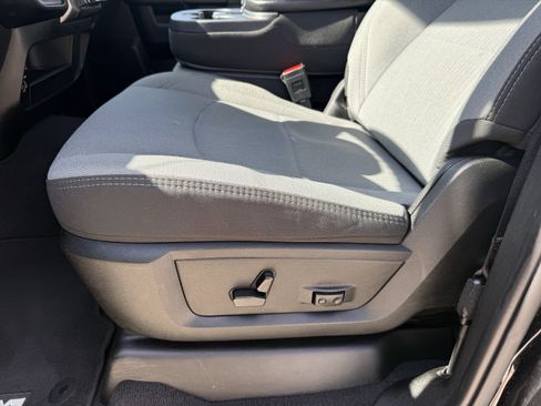 Used 2024 RAM 2500 Big Horn w/ Bed Utility Group image 28