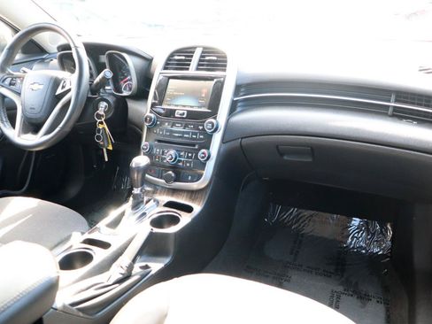 Used 2015 Chevrolet Malibu LT FWD image 11