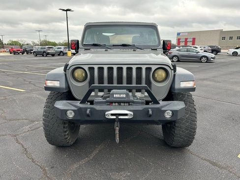 Used 2019 Jeep Wrangler Sport AWD/4WD image 4