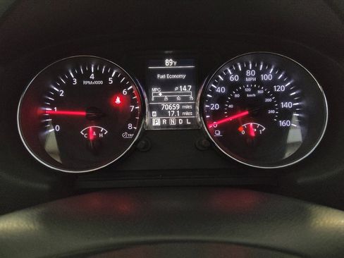 Used 2015 Nissan Rogue S FWD image 23