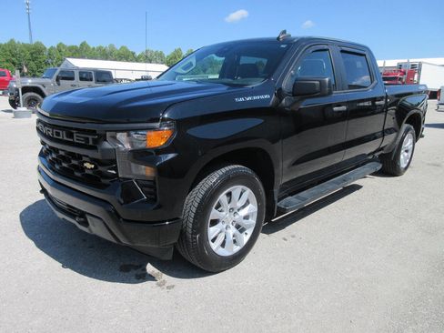 Used 2022 Chevrolet Silverado 1500 Custom AWD/4WD image 2