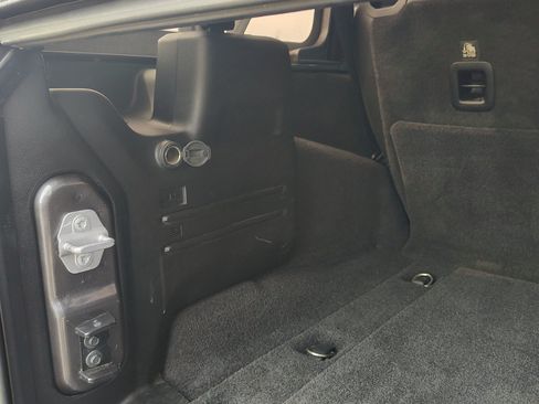Used 2018 Jeep Wrangler Unlimited Sahara AWD/4WD image 11