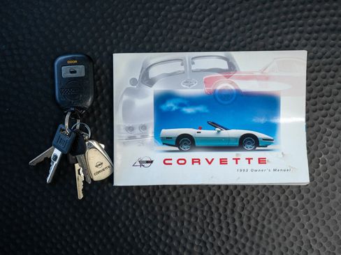 Used 1993 Chevrolet Corvette Convertible RWD image 19