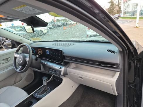 Used 2025 Hyundai Kona SEL AWD/4WD image 11