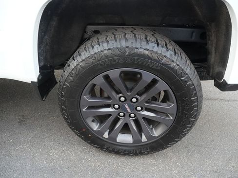 Used 2020 GMC Canyon SLE w/ Elevation Edition image 31