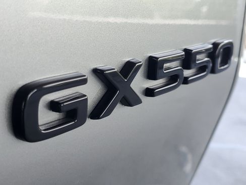 Used 2024 Lexus GX 550 w/ Cold Area Package AWD/4WD image 6
