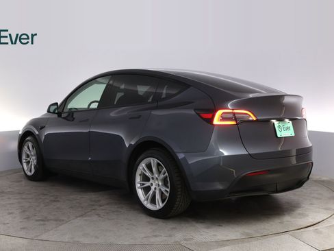 Used 2023 Tesla Model Y Long Range AWD/4WD image 17