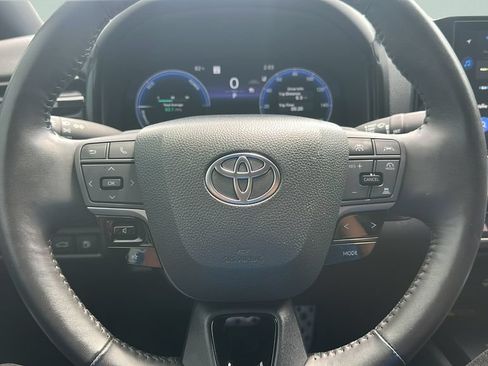Used 2025 Toyota Camry XSE FWD image 14