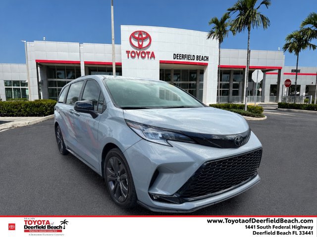 Used 2026 Toyota Sienna XSE FWD image 1