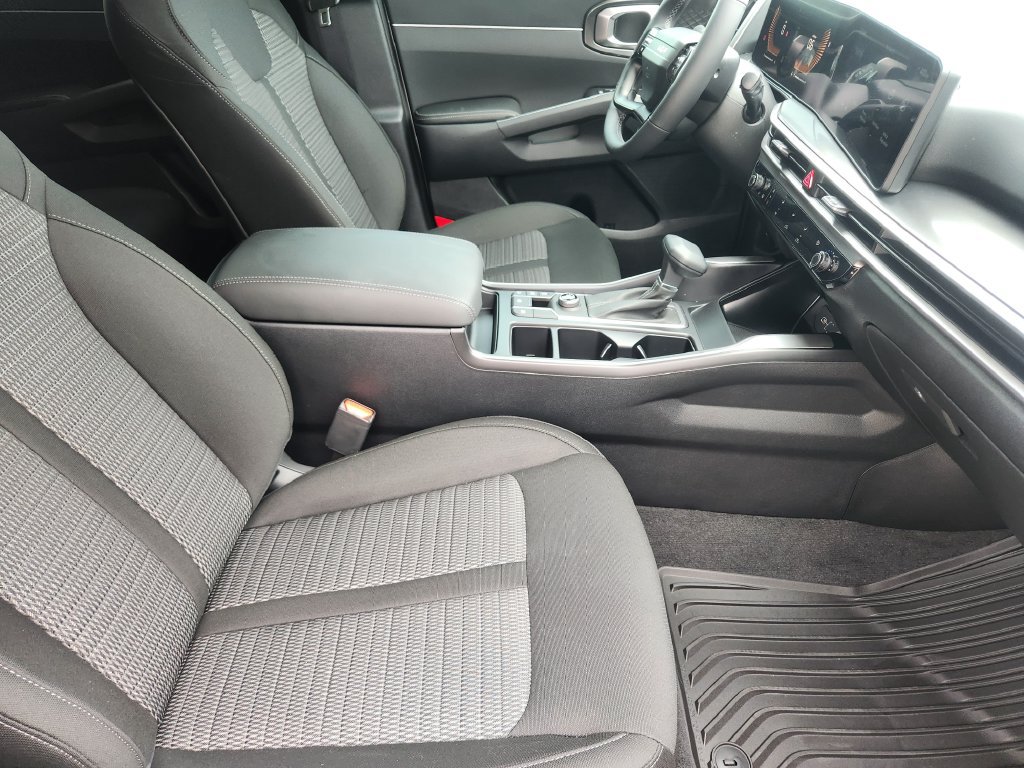 New 2026 Kia Sorento LX FWD image 13