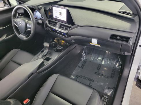 Certified 2023 Lexus UX 250h FWD w/ Accessory Package (Z1) image 18