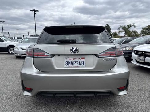 Used 2017 Lexus CT 200h FWD image 3