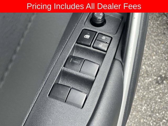 Used 2025 Toyota Corolla Cross XLE FWD image 16