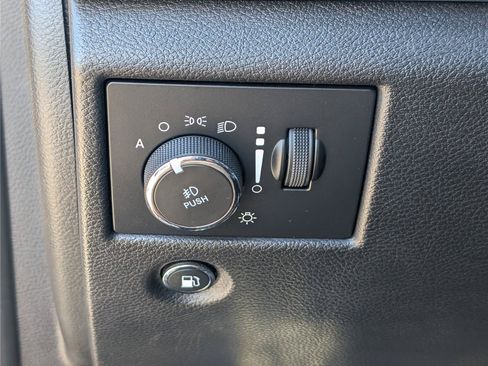 Used 2020 Jeep Grand Cherokee Limited AWD/4WD image 23