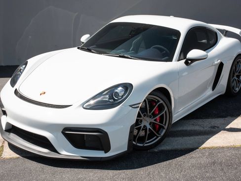 Used 2020 Porsche 718 Cayman GT4 RWD image 2
