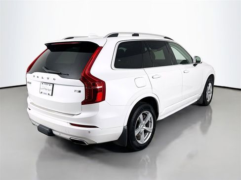 Used 2016 Volvo XC90 T5 Momentum image 9