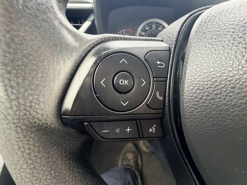 Used 2022 Toyota Corolla LE FWD image 7