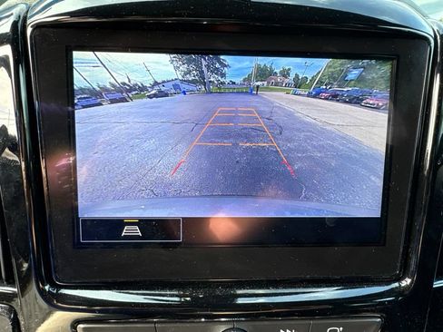 Used 2023 Chevrolet Traverse LT AWD/4WD image 9