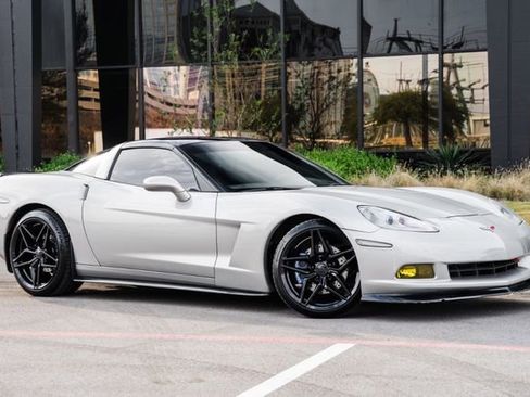 Used 2005 Chevrolet Corvette Coupe w/ Preferred Equipment Group image 46