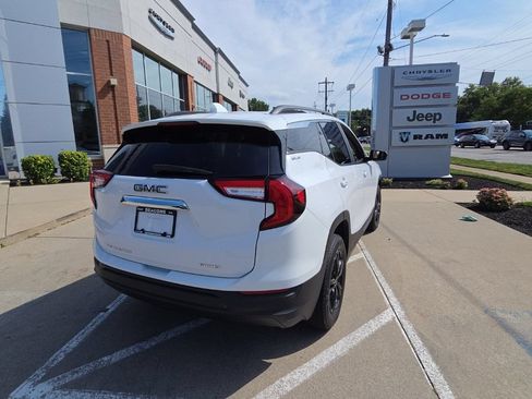 Used 2022 GMC Terrain SLE w/ Driver Convenience Package AWD/4WD image 13