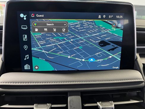 Used 2024 Chevrolet Suburban Z71 image 17