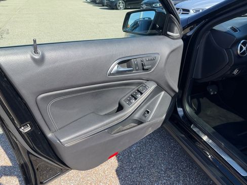 Certified 2017 Mercedes-Benz GLA 250 4MATIC image 16