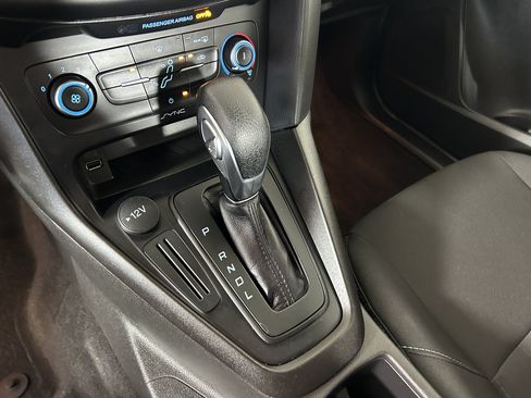 Used 2018 Ford Focus SE FWD image 16
