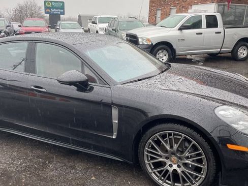 Used 2022 Porsche Panamera 4 image 10