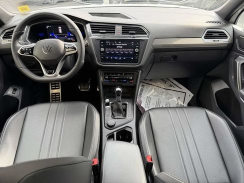 Certified 2022 Volkswagen Tiguan SE R-Line AWD/4WD image 14