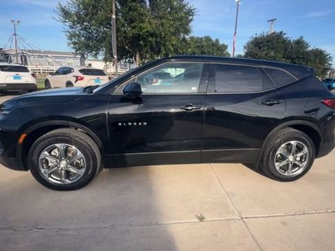 Used 2025 Chevrolet Blazer LT AWD/4WD image 5