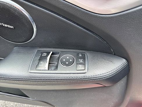 Used 2013 Mercedes-Benz SLK 250 image 35