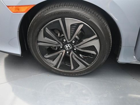 Used 2018 Honda Civic EX-L image 17