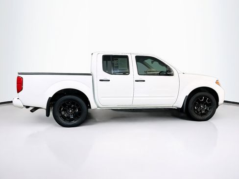 Used 2021 Nissan Frontier SV w/ Midnight Edition Floor Mats image 10