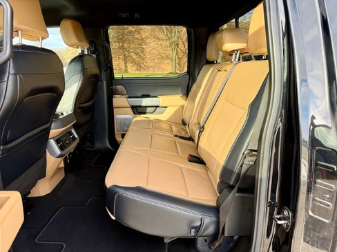 Used 2024 Ford F250 Lariat w/ Chrome Package image 32