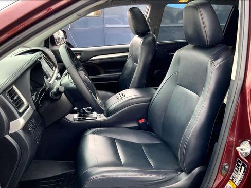 Used 2019 Toyota Highlander XLE image 8