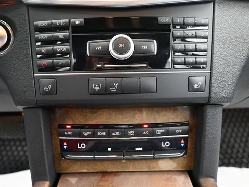 Used 2011 Mercedes-Benz E 350 4MATIC Sedan image 26