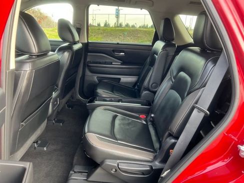Used 2023 Nissan Pathfinder SL w/ SL Premium Package image 17