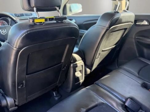 Used 2020 Dodge Journey Crossroad FWD image 13