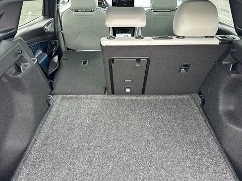 New 2025 Volkswagen ID.4 Pro S Plus image 13