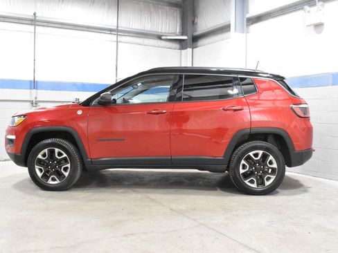 Used 2017 Jeep Compass Trailhawk w/ Leather Interior Group AWD/4WD image 23