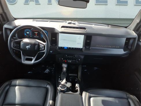 Used 2025 Ford Bronco Badlands image 13
